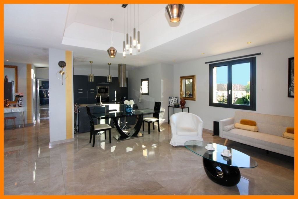 Maison à vendre, 205m², La Boisse