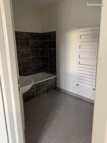 Appartement à louer, 69m², Ardoix