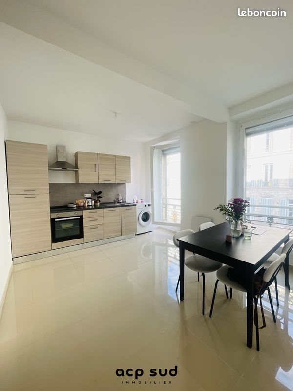 Appartement à louer, 45m², Marseille 8ème