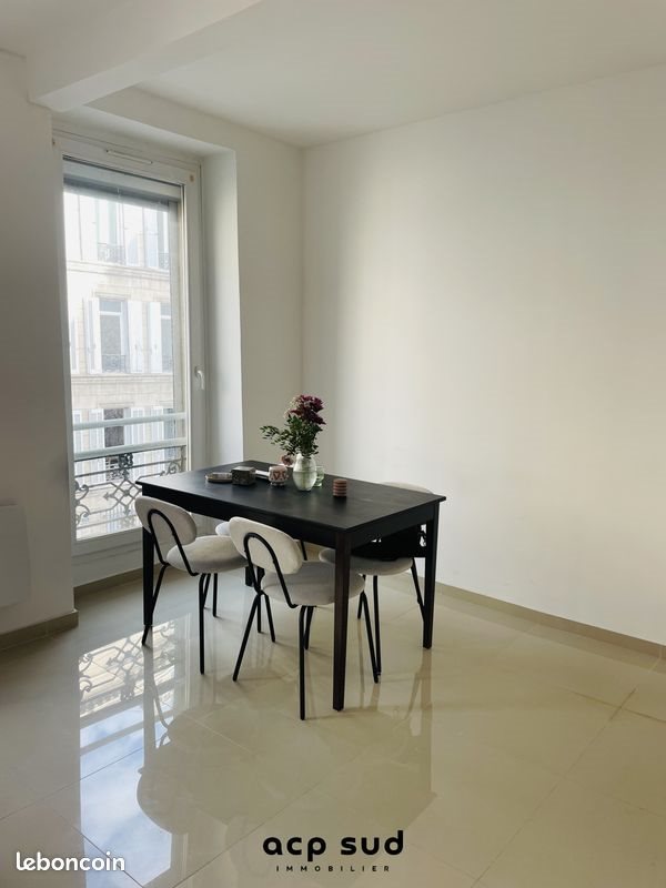 Appartement à louer, 45m², Marseille 8ème