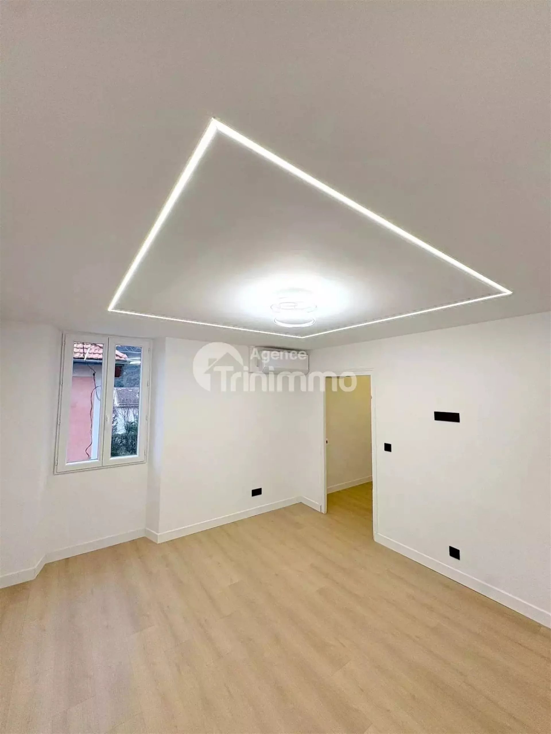Appartement à louer, 30m², Châteauneuf-Villevieille