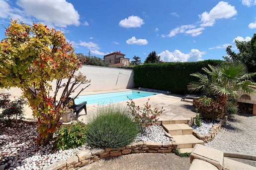 House on the ground floor - 155 m² - 5 bedrooms - 500 m² - Swimming pool - 2 studios - rental profi