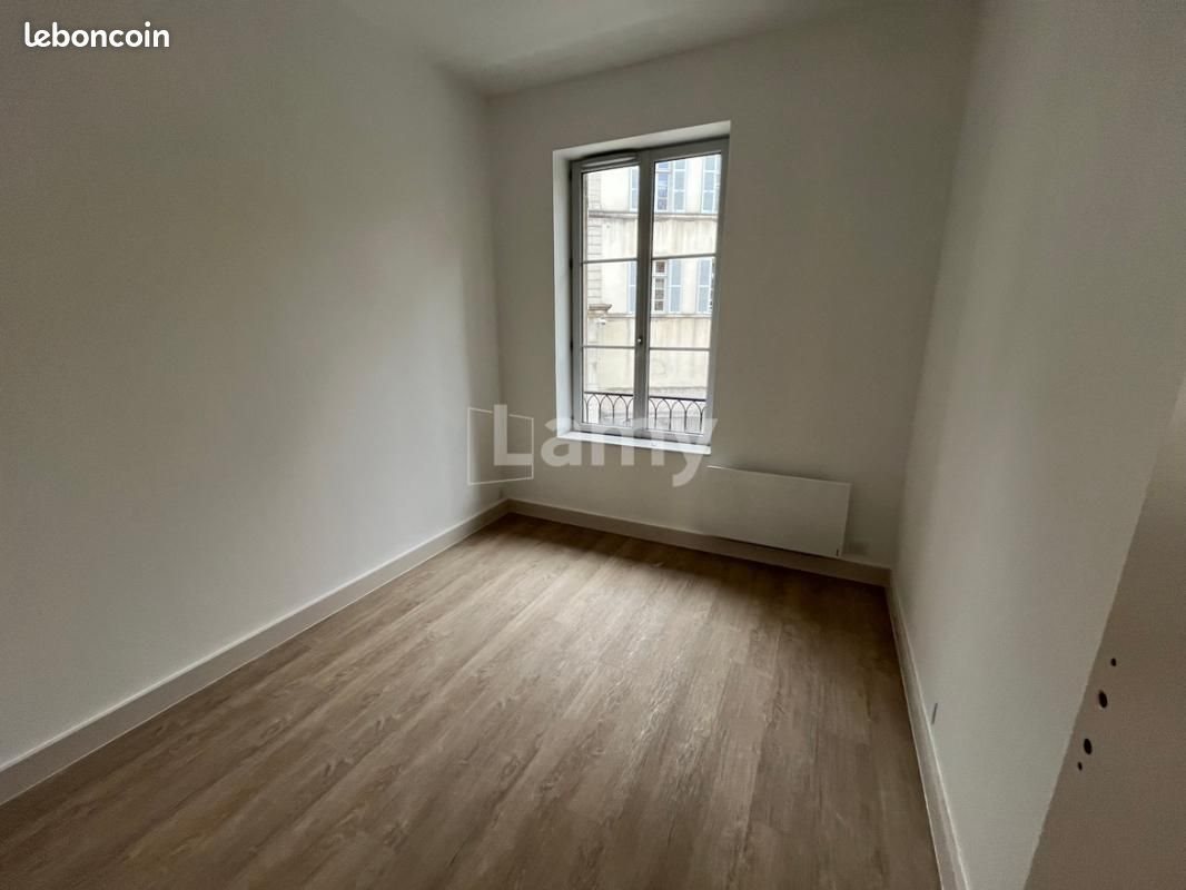 Appartement à louer, 102m², Lons-le-Saunier