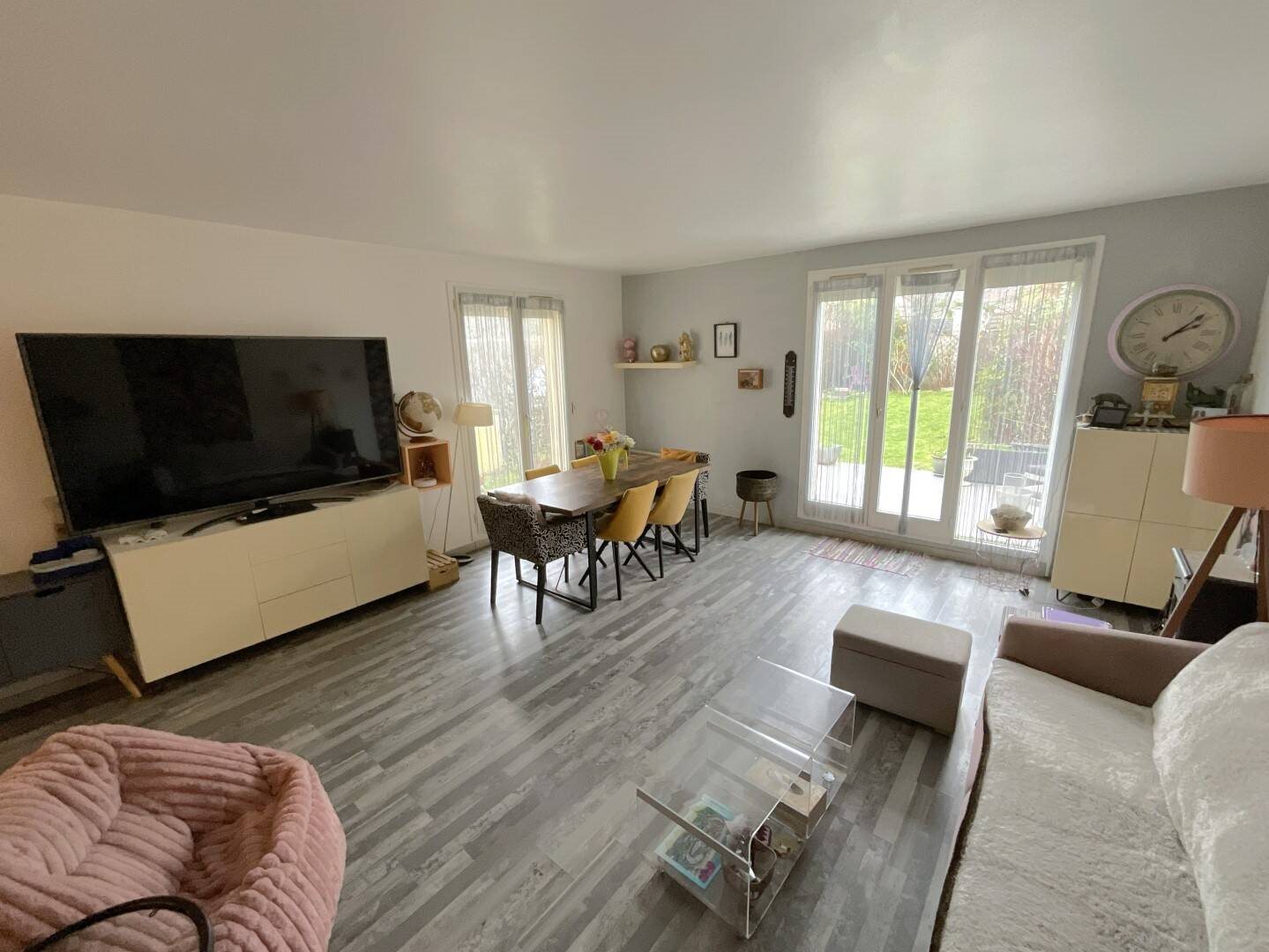 Maison à vendre, 95m², Montigny-le-Bretonneux