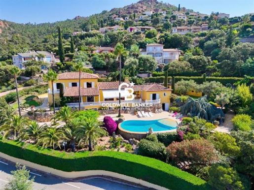 "Außergewöhnliche provenzalische Villa mit Meerblick."