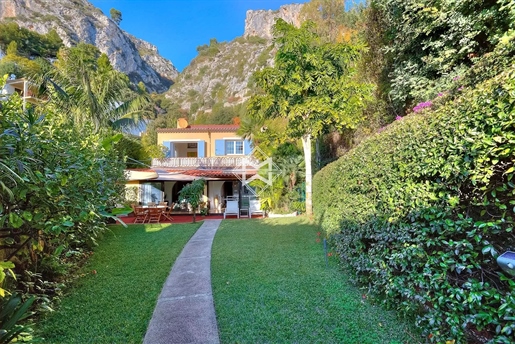 Villa in een exotische omgeving op 5 minuten lopen van het strand