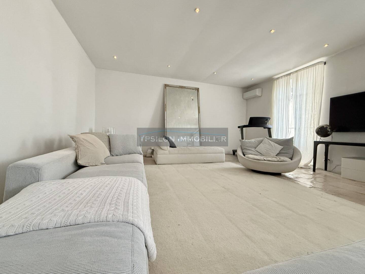 Appartement à louer, 98m², Roquebrune-Cap-Martin