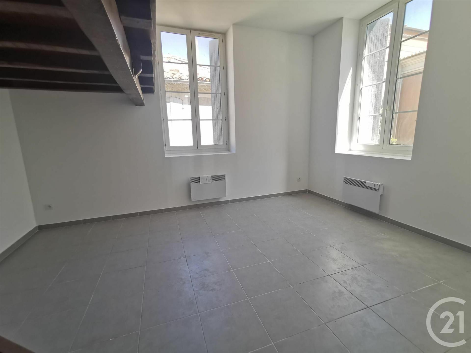 Appartement à louer, 28m², Nîmes