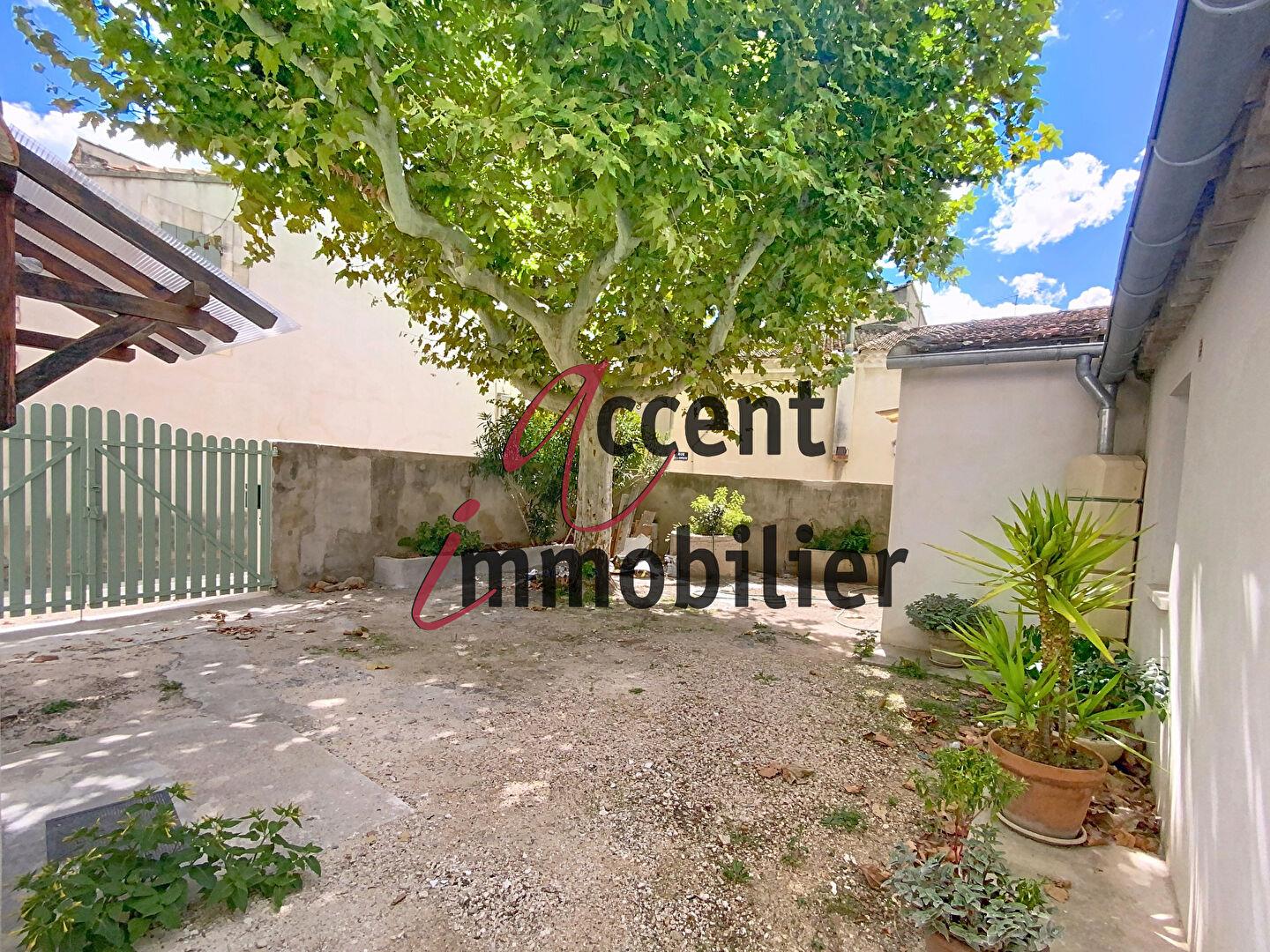 Maison à louer, 76m², Eyragues