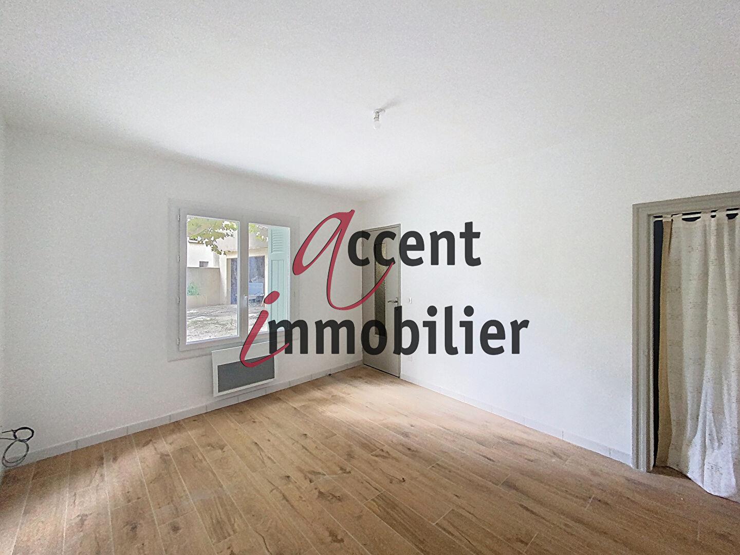 Maison à louer, 76m², Eyragues