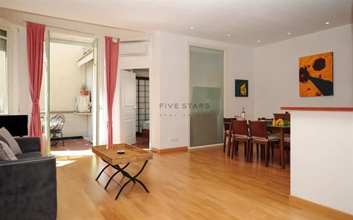 Charming 3-room apartment with terrace in Nice's Carré d'Or! Main features: