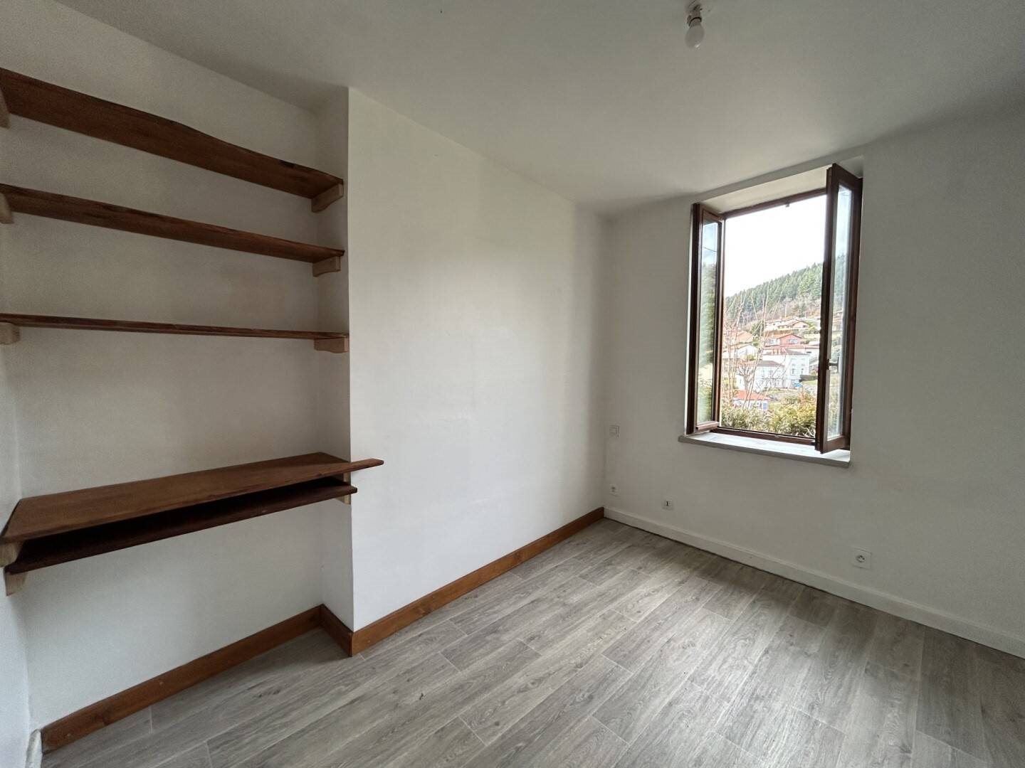 Appartement à louer, 41m², Yzeron