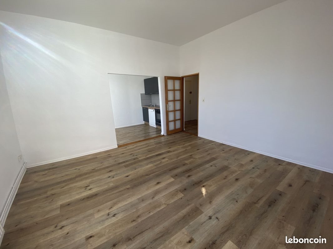 Appartement à louer, 79m², Huningue