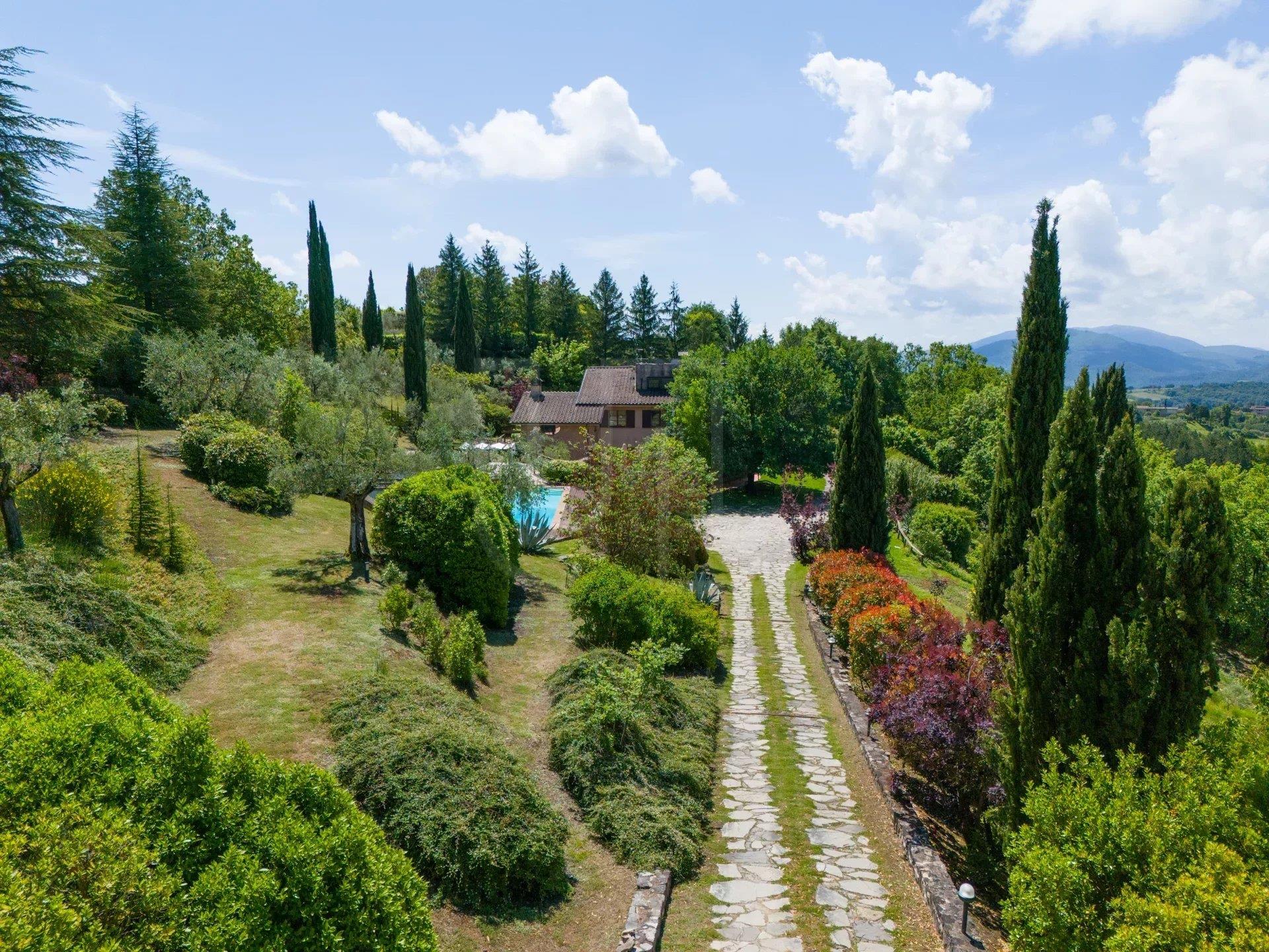 Farmhouse in Montone, near Perugia, Umbria with panoramic countryside views