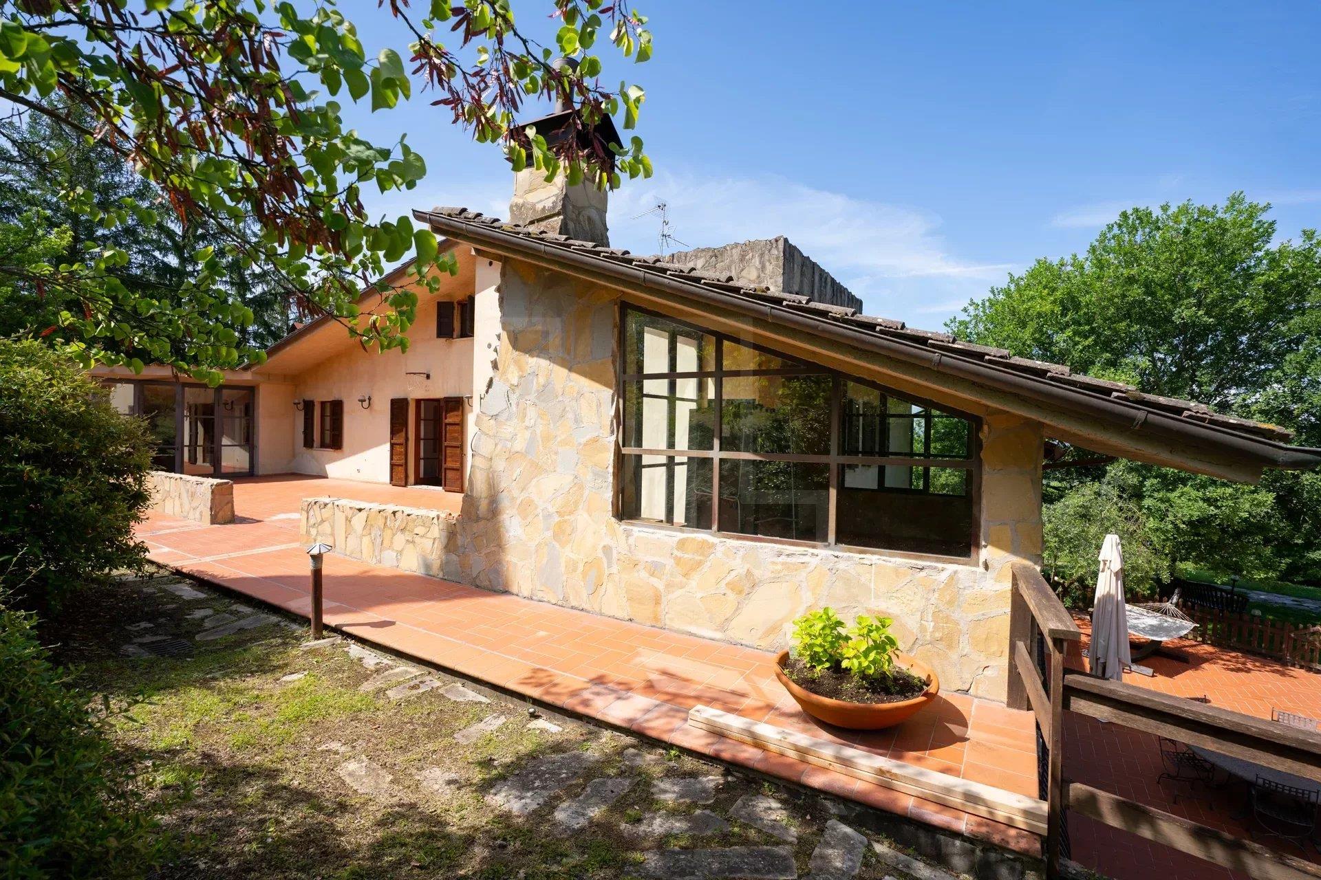 Farmhouse in Montone, near Perugia, Umbria with panoramic countryside views