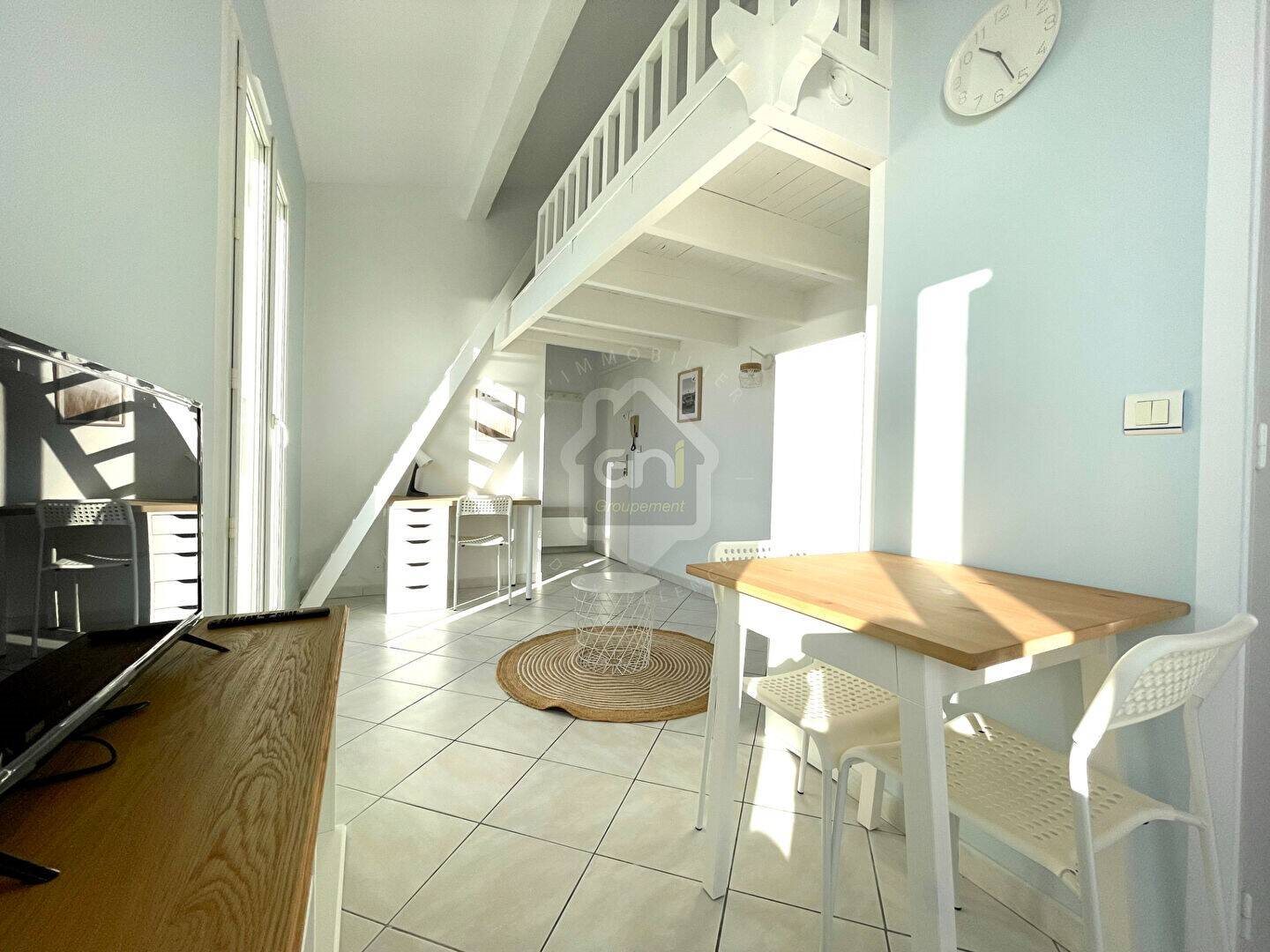 Appartement à louer, 22m², Sausset-les-Pins
