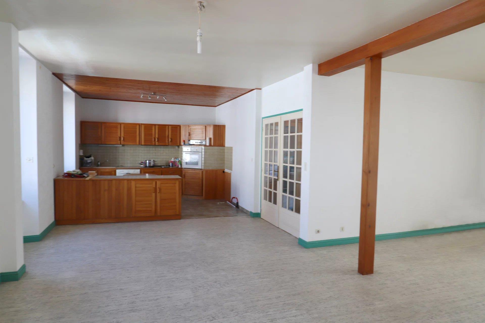 Apartment/ house in the centre of Carhaix