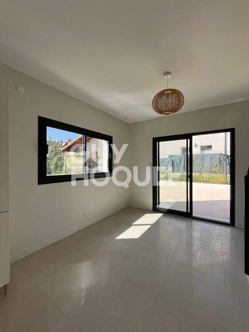 Maison à louer, 40m², Décines-Charpieu