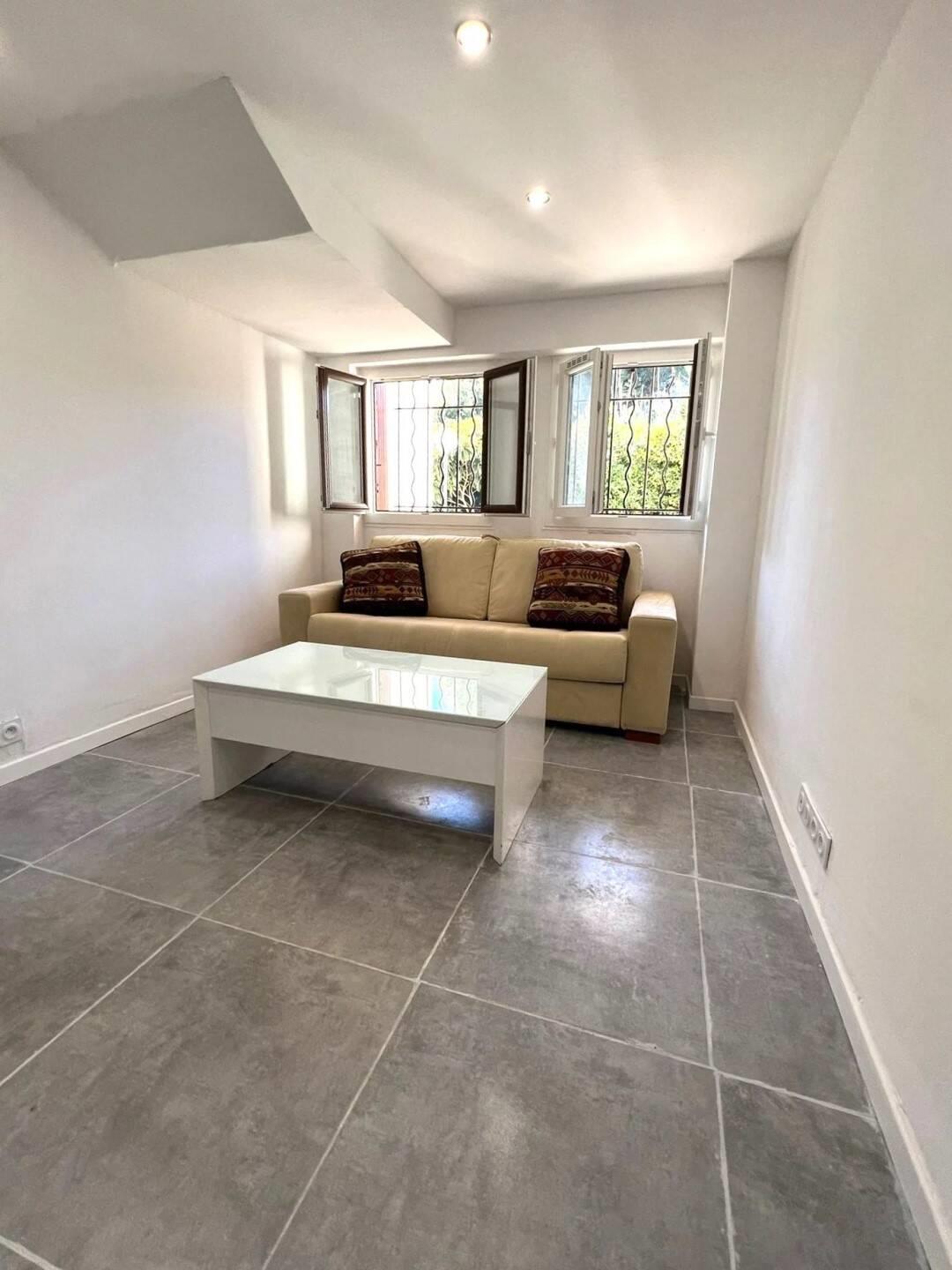 Appartement à louer, 18m², Marseille 9ème