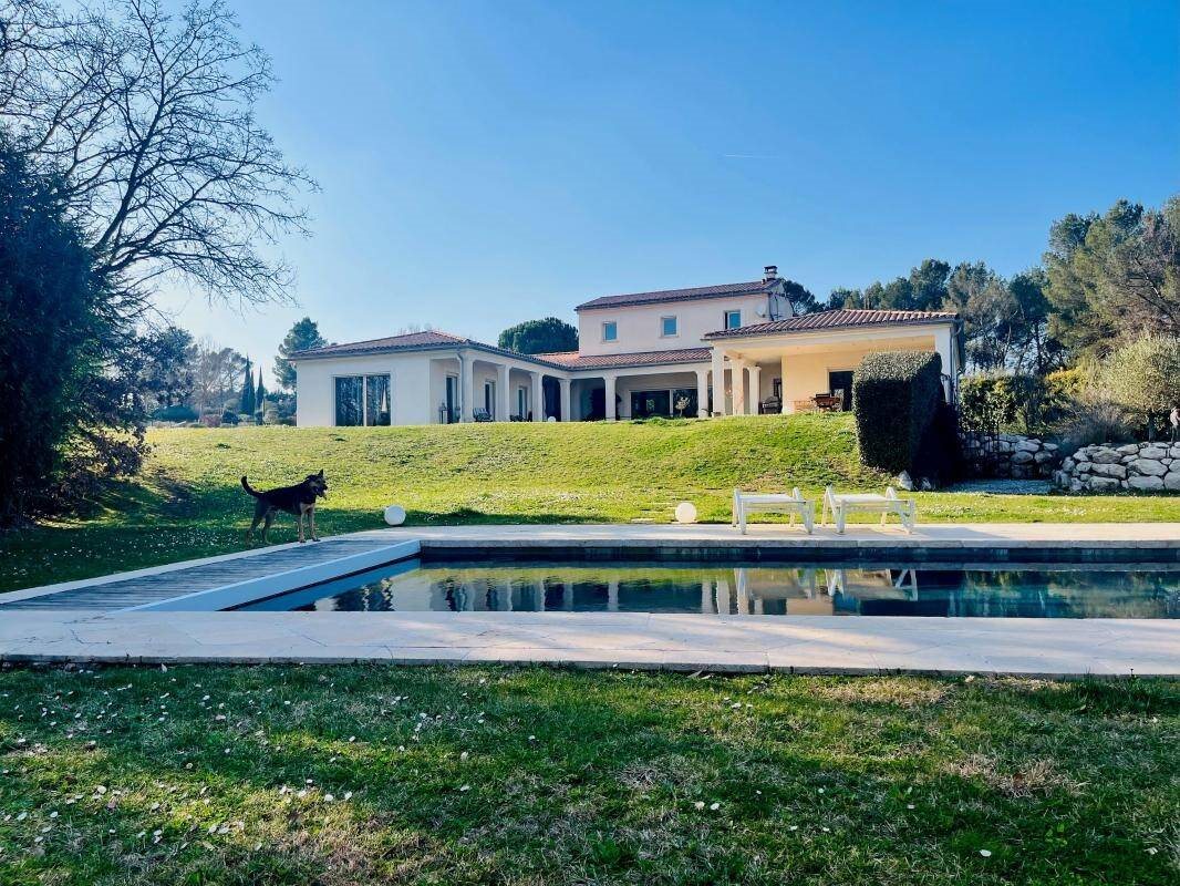 Maison à louer, 379m², Fuveau