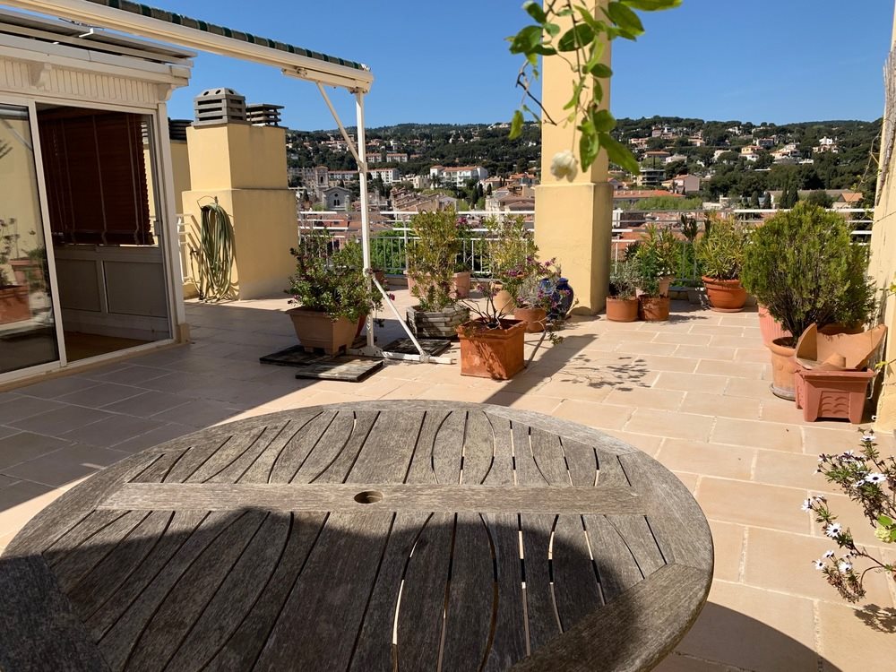 Appartement à louer, 111m², Cassis