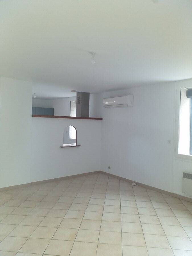 Appartement à louer, 67m², Montbazin