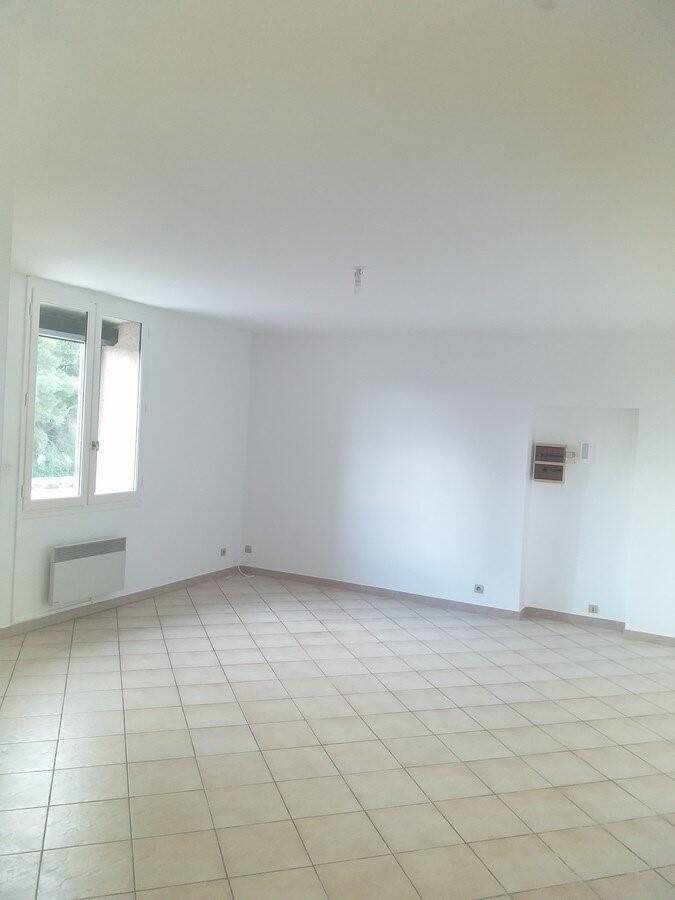 Appartement à louer, 67m², Montbazin