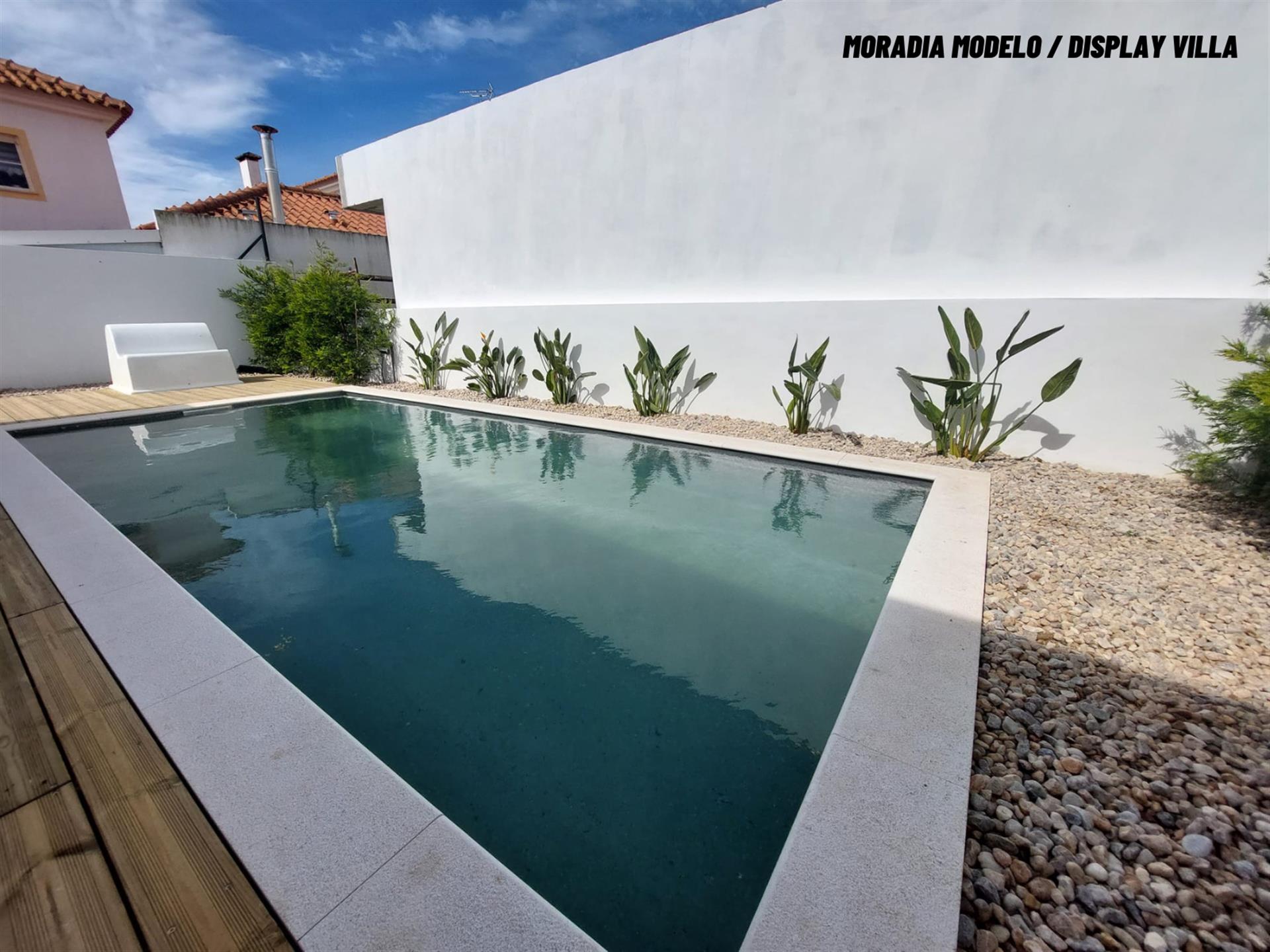 3 slaapkamer villa met zwembad en garage in Alfeizerão