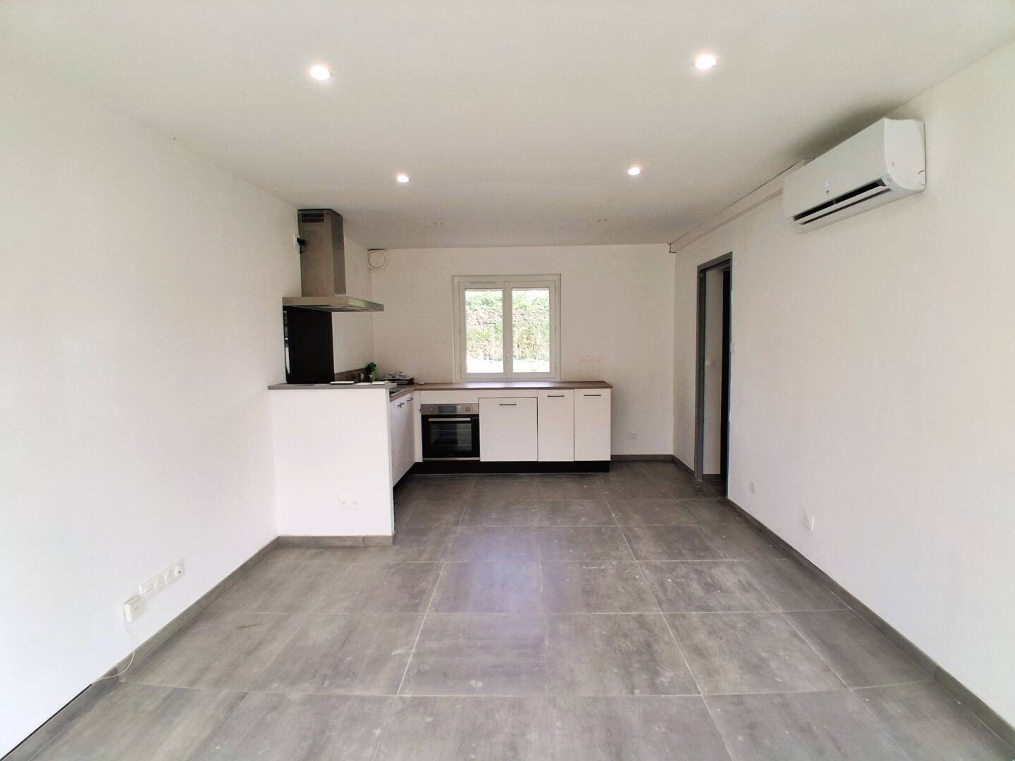 Maison à louer, 65m², La Bussière