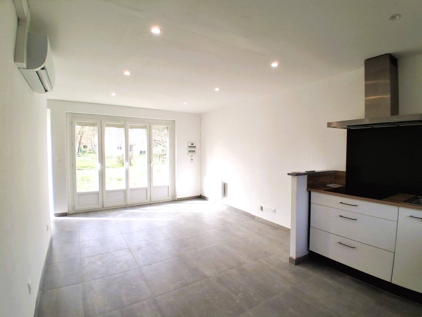 Maison à louer, 65m², La Bussière