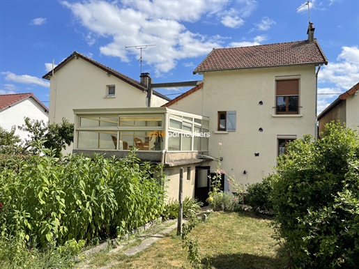 Populair huis met 3 slaapkamers in het centrum van Montluçon