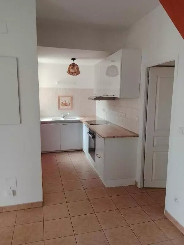 Maison à louer, 71m², Miribel