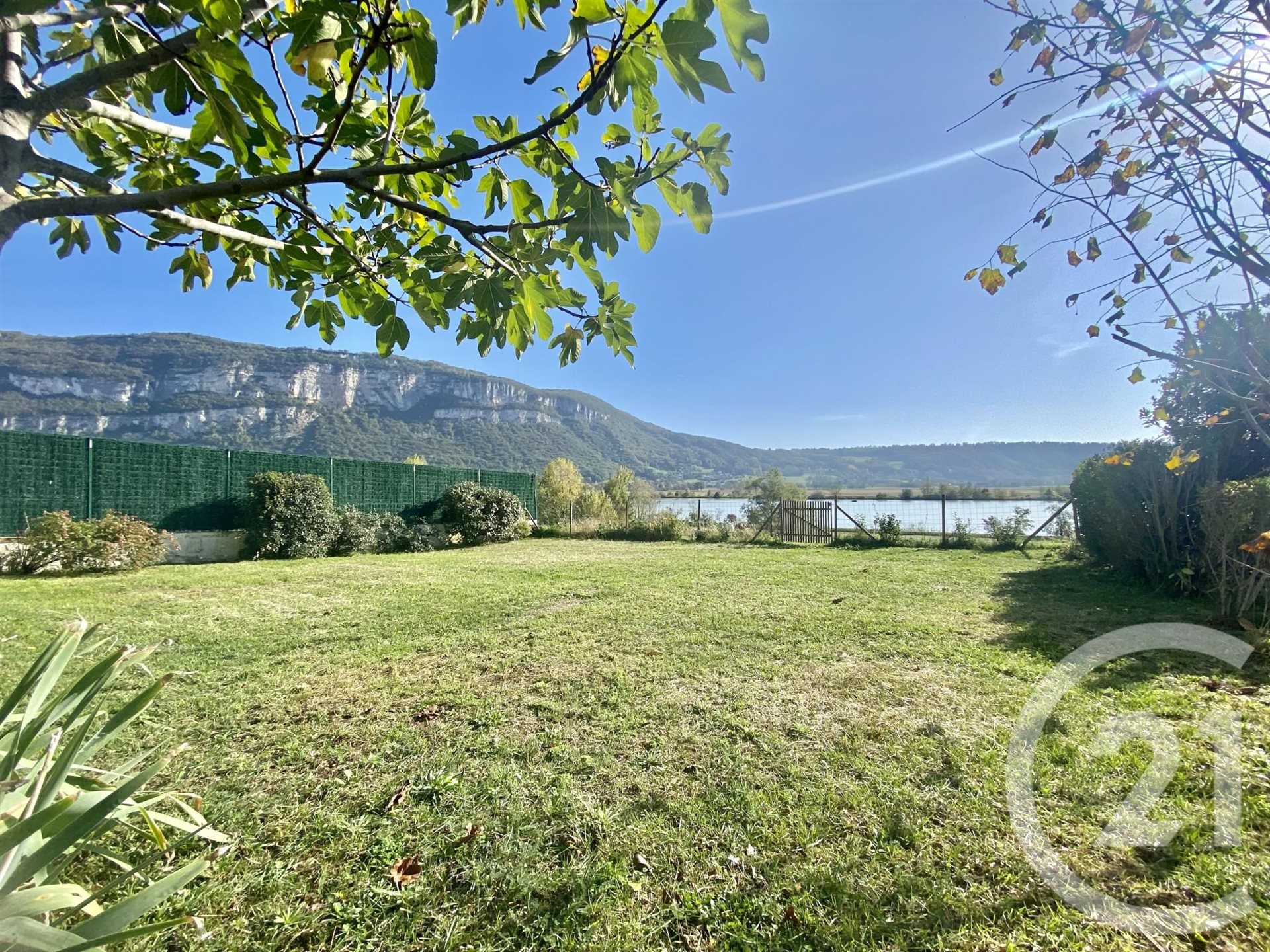 Maison à louer, 88m², Murs-et-Gélignieux