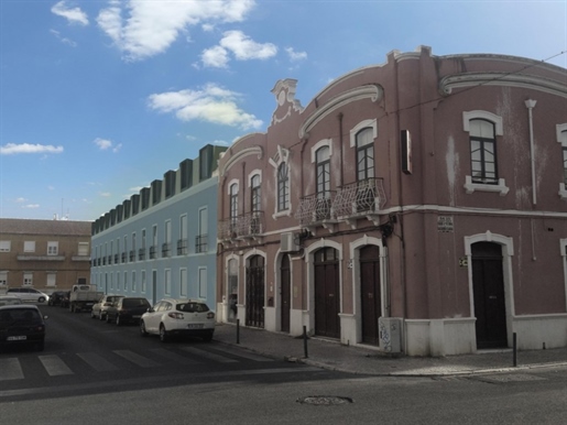 In the heart of the historic centre of Setúbal, building project approved by the Municipality.