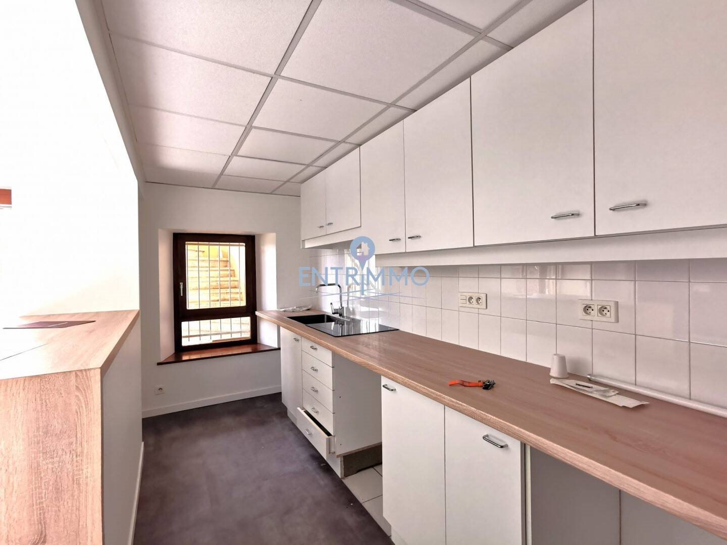 Appartement à louer, 79m², Sales