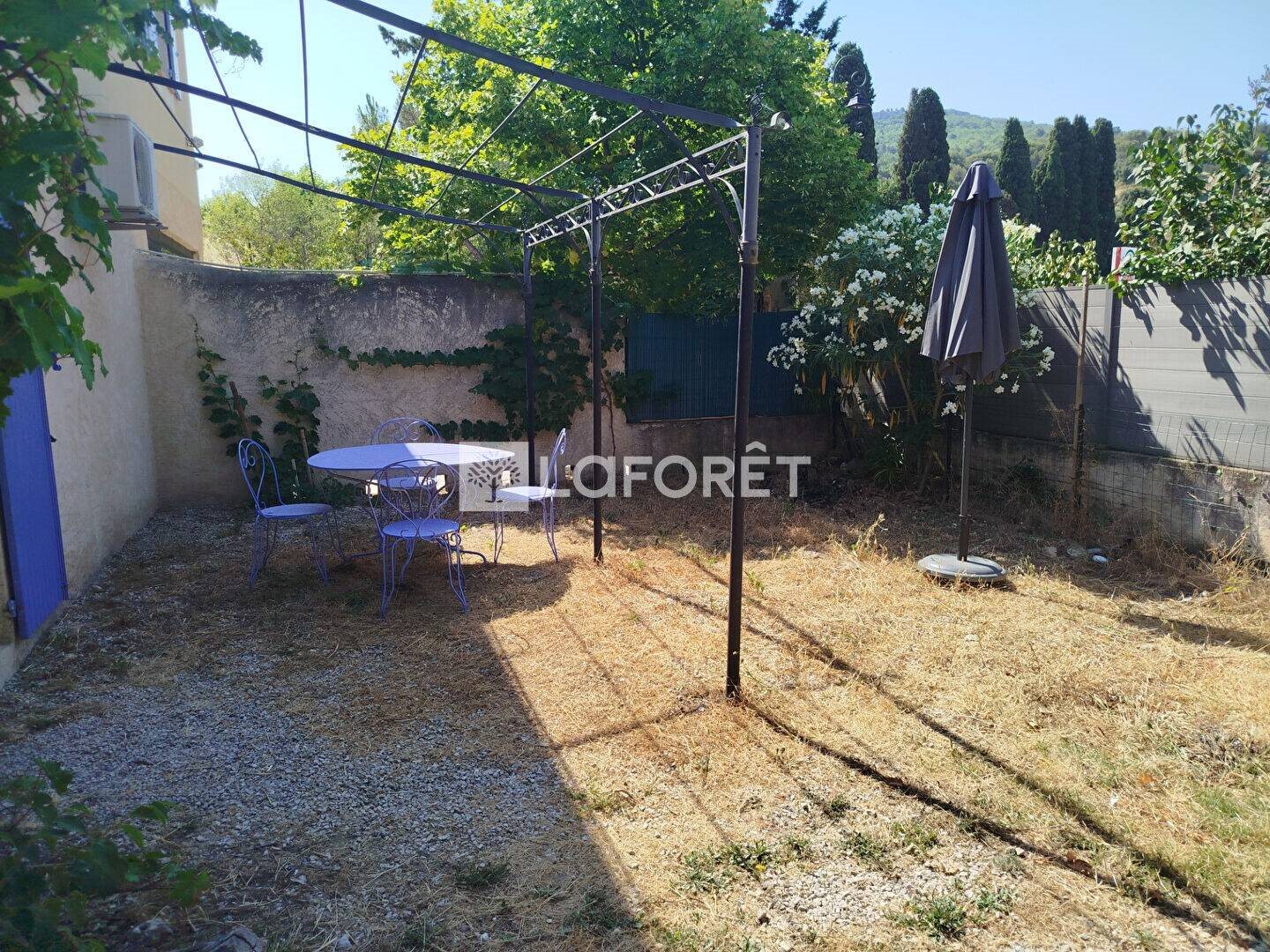 Appartement à louer, 38m², Alleins