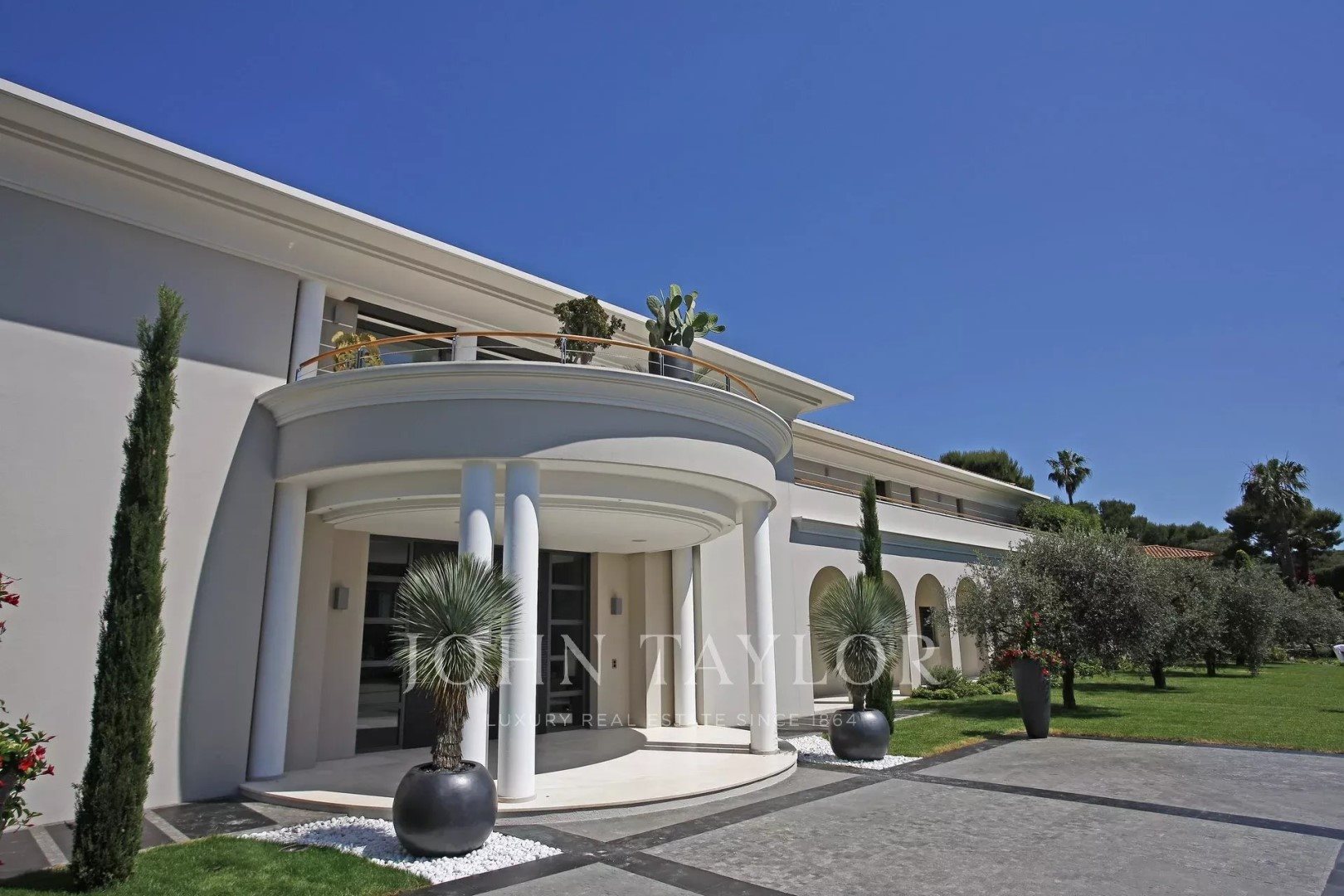 Maison à louer, 2000m², Villefranche-sur-Mer