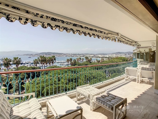 Cannes Croisette panoramisch uitzicht op zee