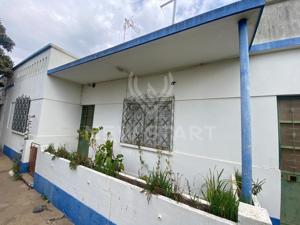 Land with house near Olhão