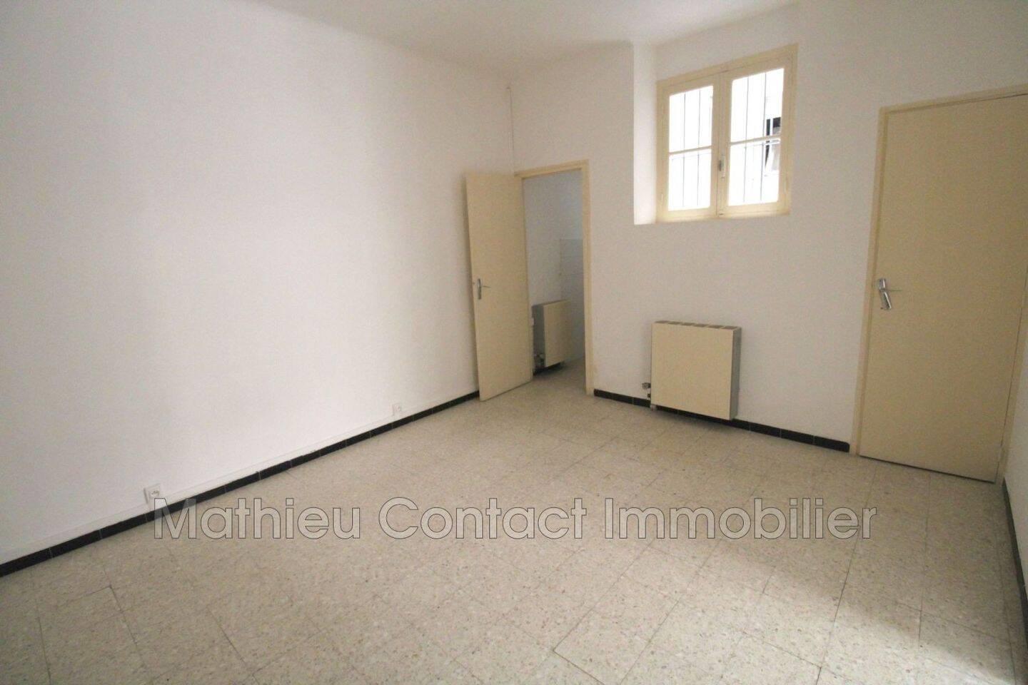 Appartement à louer, 28m², Nîmes