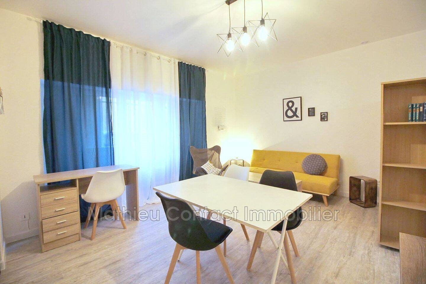 Appartement à louer, 32m², Nîmes