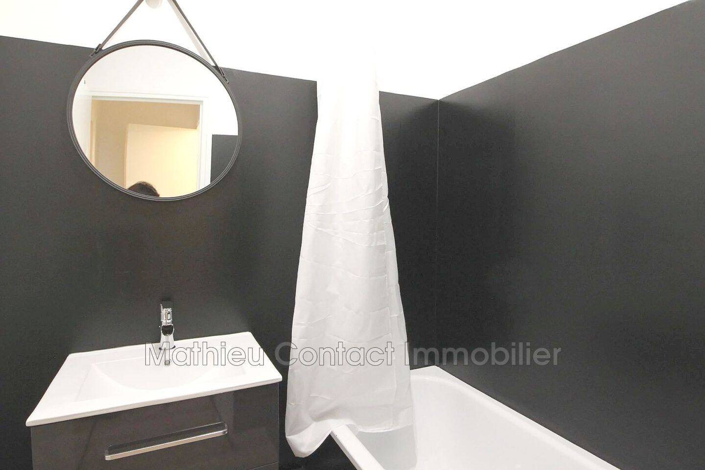 Appartement à louer, 32m², Nîmes