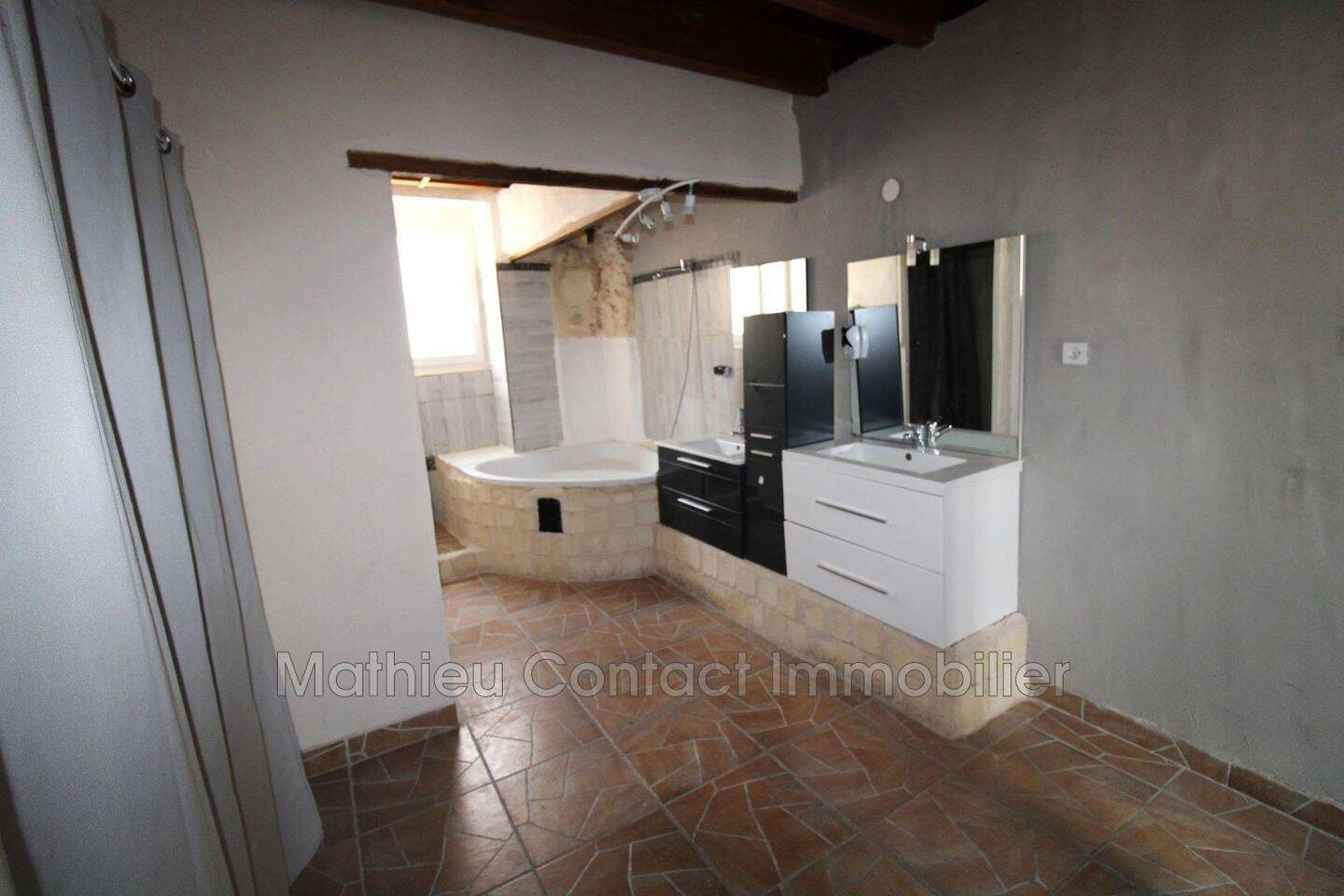 Appartement à louer, 89m², Nîmes