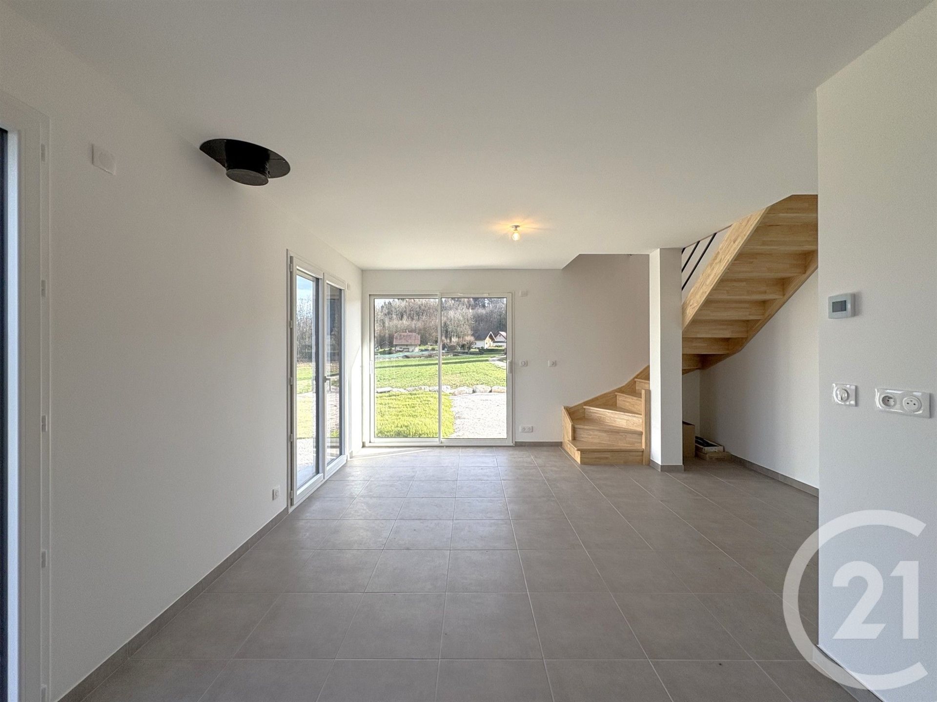 Maison à louer, 56m², Moye