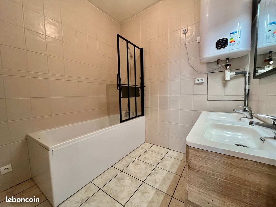 Maison à louer, 104m², Sainte-Livrade-sur-Lot