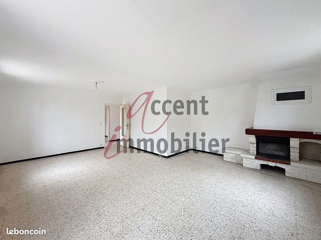 Maison à louer, 93m², Eyragues