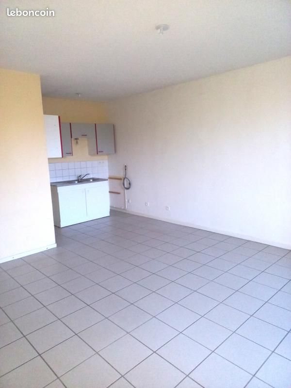 Appartement à louer, 67m², Roussillon