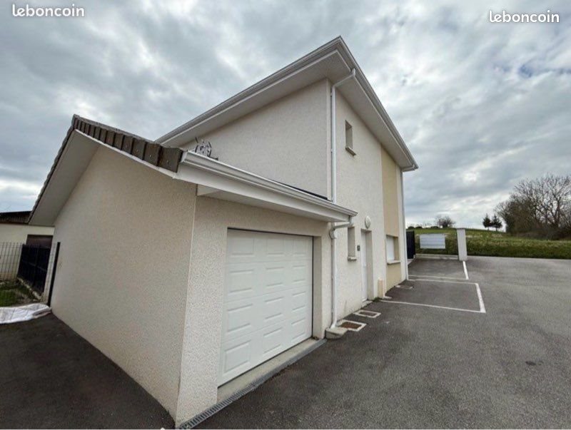 Maison à louer, 90m², Montagnieu