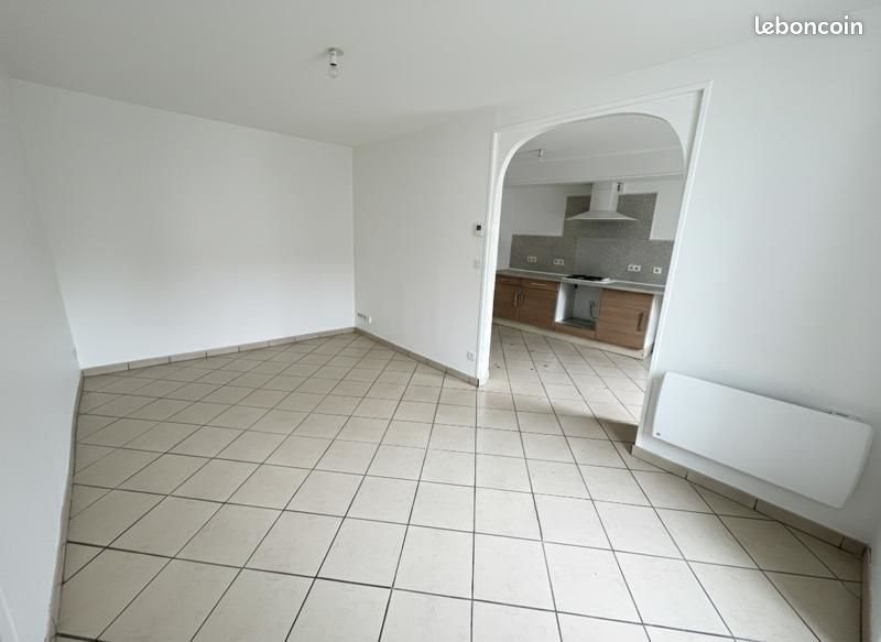 Maison à louer, 82m², Mirambeau