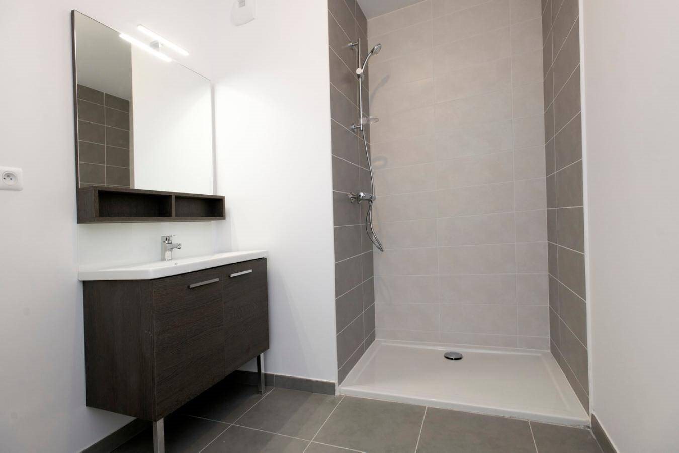 Appartement à louer, 43m², Le Puy-Sainte-Réparade